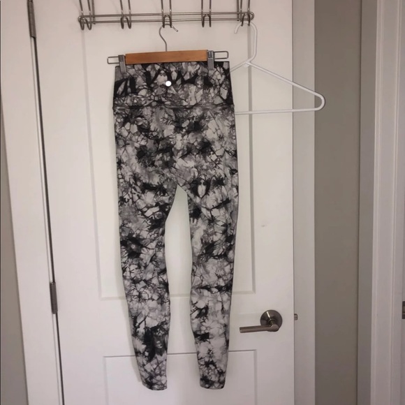 Lulu lemon align 28” leggings - Picture 2 of 4